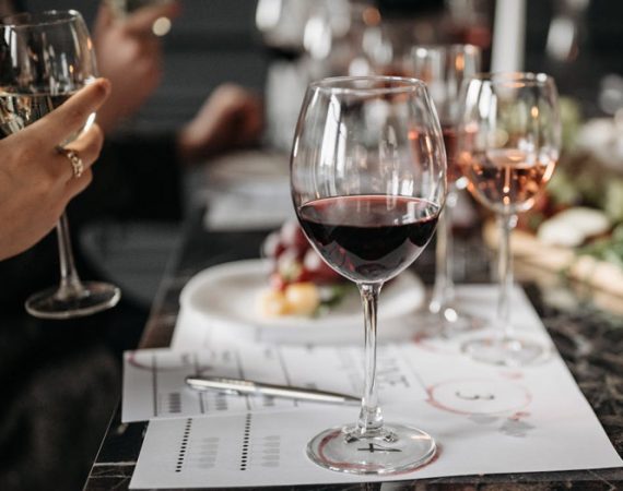 Wine "Health Check" Guide: 5 Key Indicators to Accurately Spot Spoiled Wine