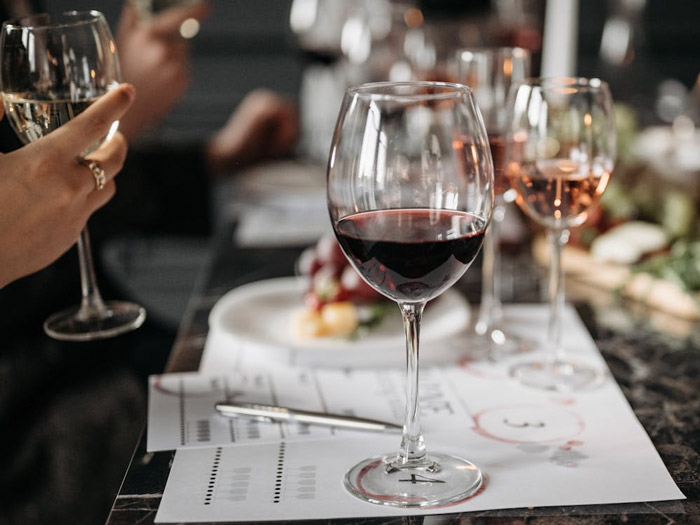 Wine "Health Check" Guide: 5 Key Indicators to Accurately Spot Spoiled Wine