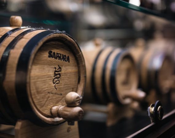 Decoding Wood Aromas in Wine: From Vanilla and Toast to Coconut—A Guide to Oak-Aging Aesthetics